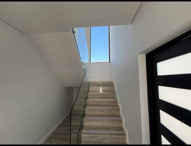 4 BEDROOM HOUSE FOR SALE IN SANDOWN